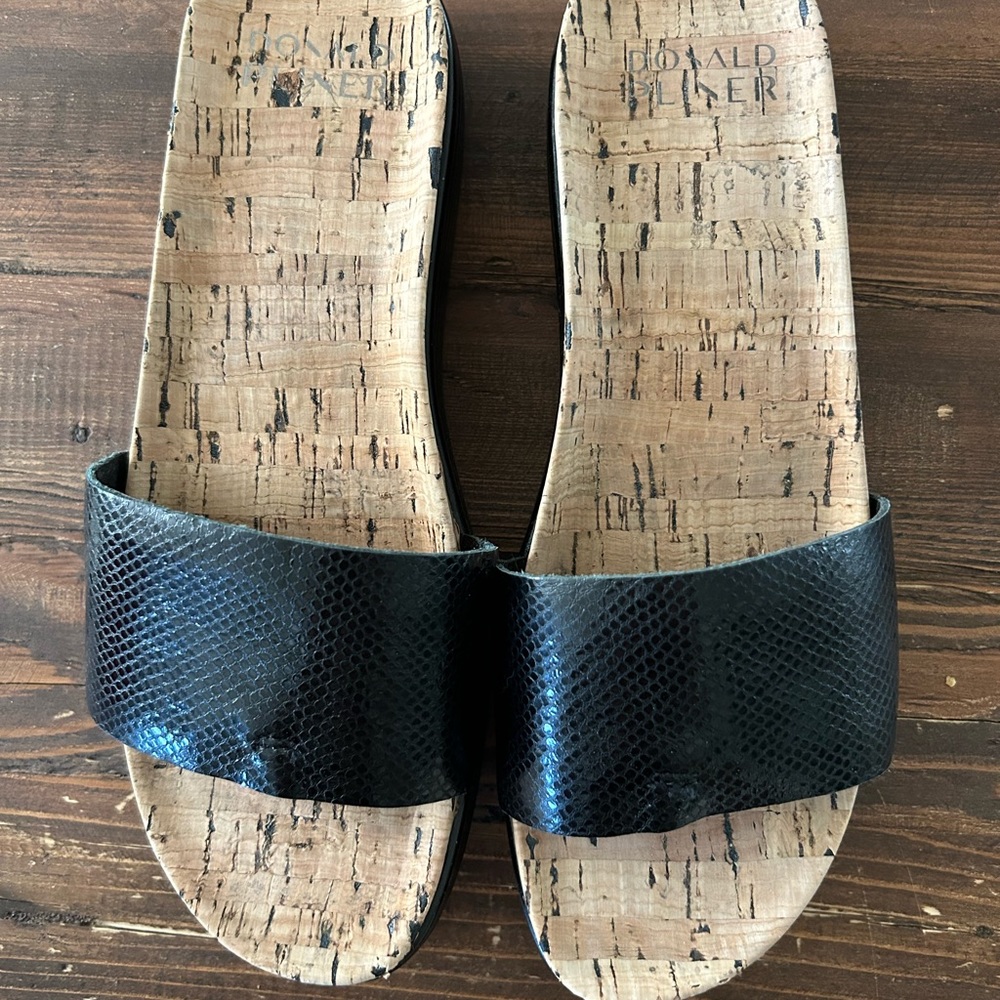 Donald Pliner Leather band toe separation cork wedge platform